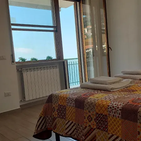 Mira Amalfi *