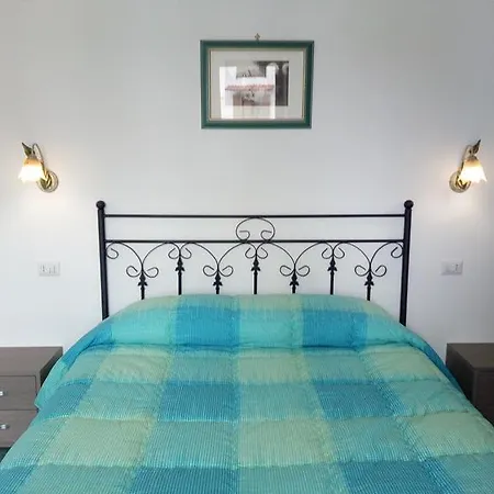 Mira Amalfi *